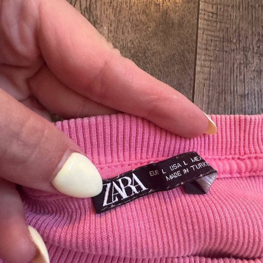 Zara Ruffle Flutter Sleeve Top- Bubblegum Pink- Large - Picture 3 of 3